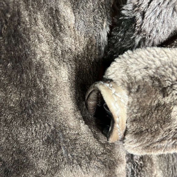 Vintage Sz 10-12 Sheared Fur Button Front Coat w/detachable hood w leather trim - Picture 4 of 13